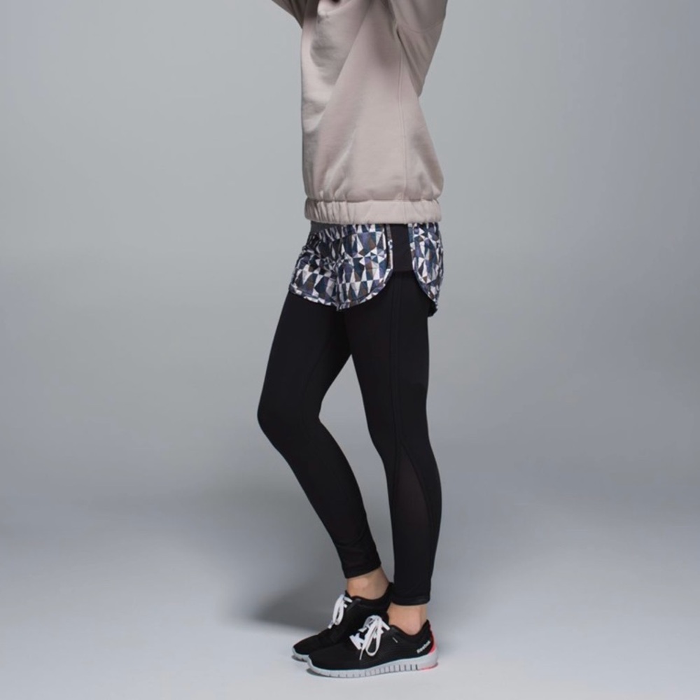 Lululemon Hot Cheeks Winter Shorts